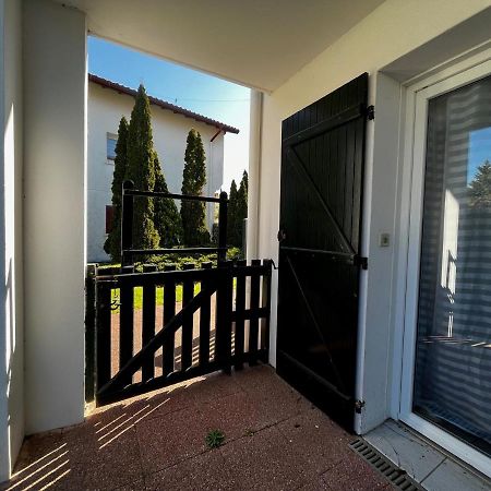 Bel Appartement T3 Avec Jardin, Piscine Et Parking, Proche Plage A Hendaye - Fr-1-239-739 Eksteriør billede